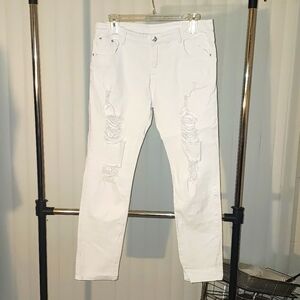 Men's white ripped jeans